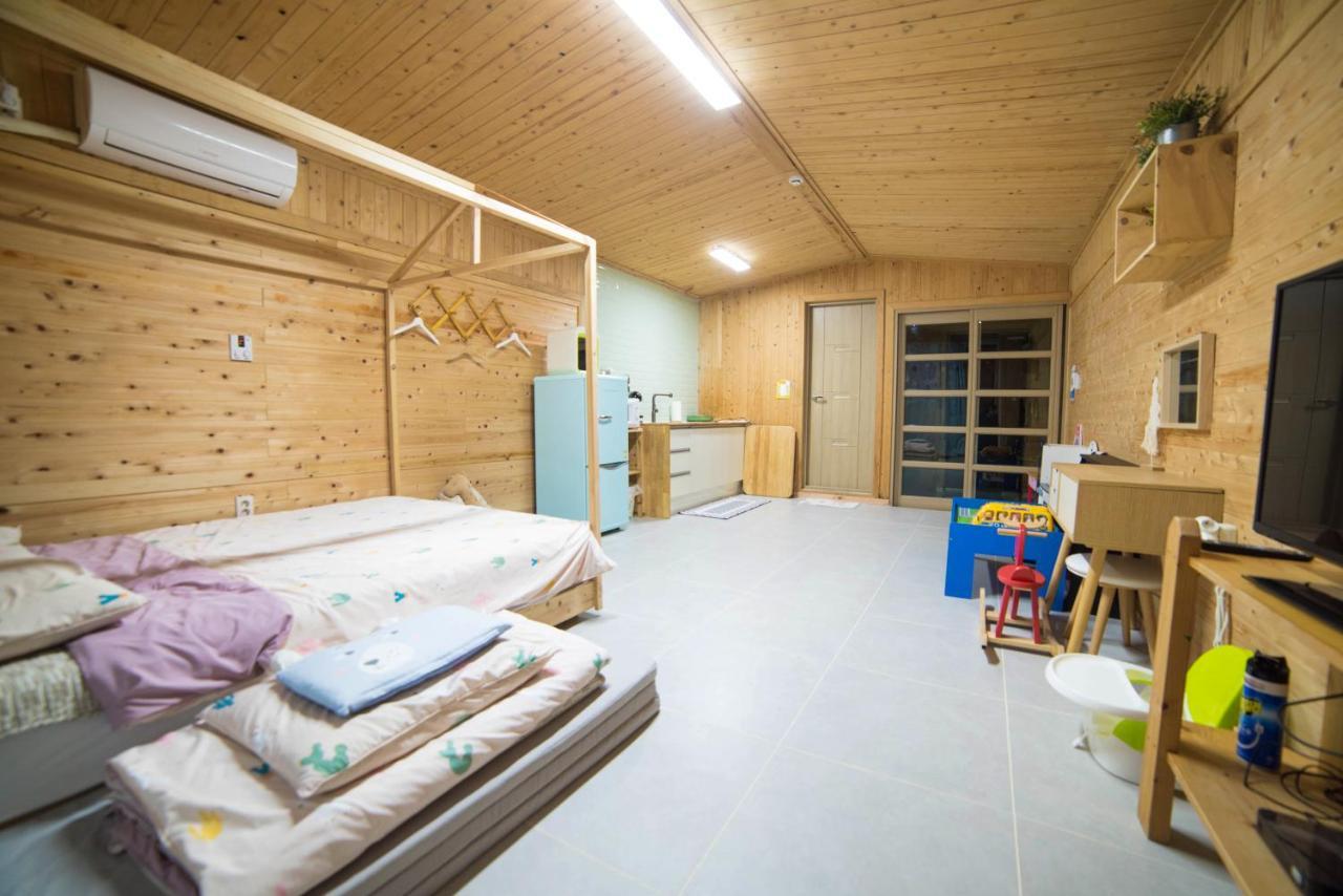 Jeju Sunflower Pension Seogwipo Zewnętrze zdjęcie